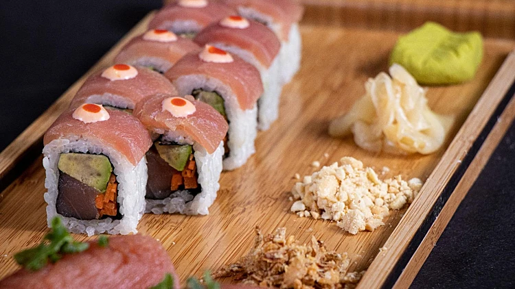 סושי דג לבן מסעדת אגרול