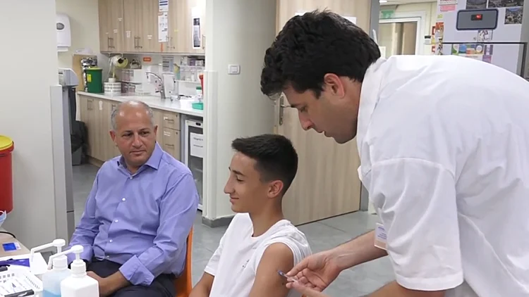 חיסון נגד קורונה לבני נוער