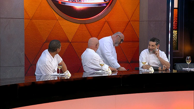 "אני אעשה לכם את ארז מתעורר בבוקר": מושיק מחקה את ארז