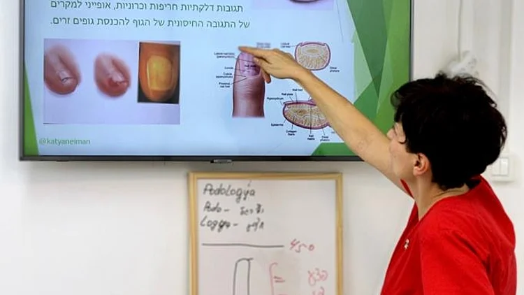 קטיה ניימן מסבירה