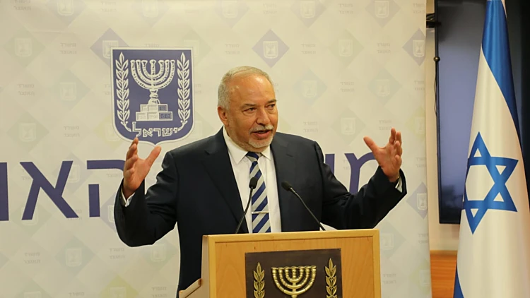 אביגדור ליברמן, אוצר, טקס חילופים, ישראל ביתנו