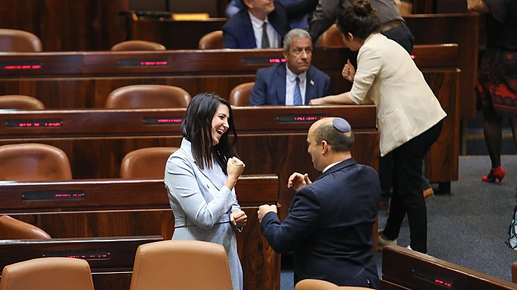 חיכוך בימינה: ח"כ פינטו רוצה את ועדת הבריאות - שקד מעדיפה להשאיר את סילמן