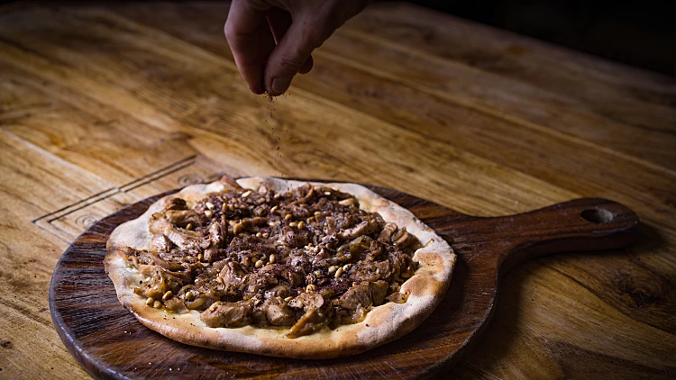 המסעדה מהצפון חושפת את המתכון למאפה שכולם חוזרים בשבילו | רשת 13