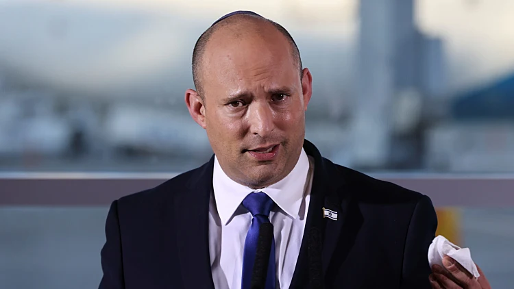 בנט לבני הנוער: "צאו להתחסן, תוקף החיסונים עומד לפוג בקרוב"