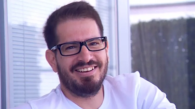 בין אושר לעושר: האם אנחנו צריכים כסף כדי להיות מאושרים?