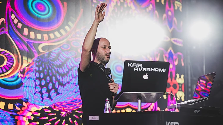 כפיר אברהמי מתקלט