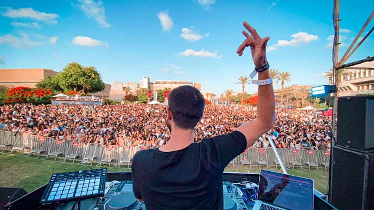 גל פונגו בהופעה