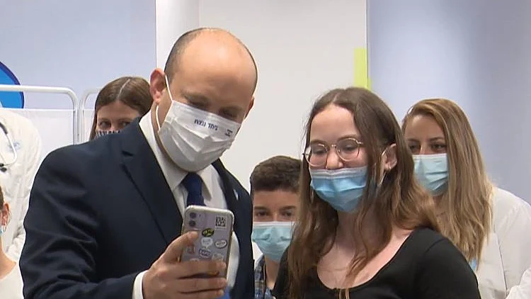 מסיבת חיסון: הכירו את הכיתה שרה"מ קרא לה בווטסאפ להתחסן