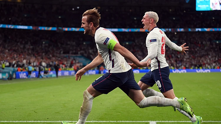 כדורגל שמנגן על הרגש: סיכום חצאי גמר יורו מלאי אמוציות