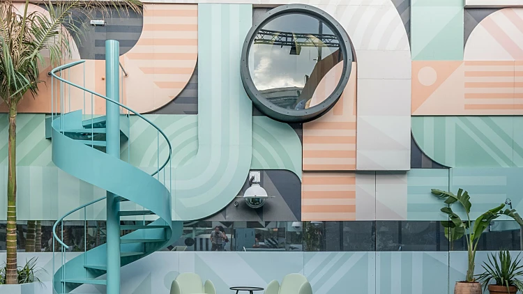 א.א מראות - זכוכיות ומראות בבית האח הגדול