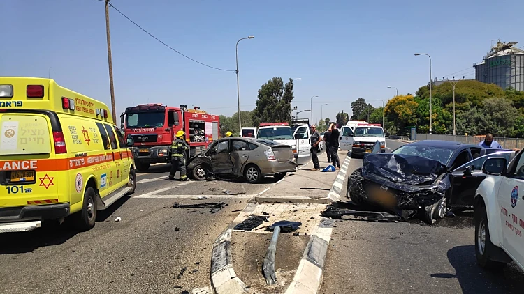 זירת התאונה ברחובות