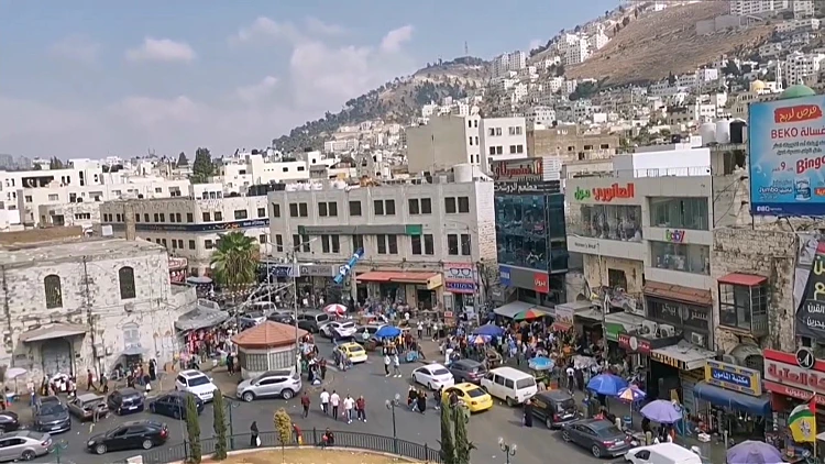 מסעדה עם כנפיים: ביקור ראשון באטרקציה החדשה בשכם