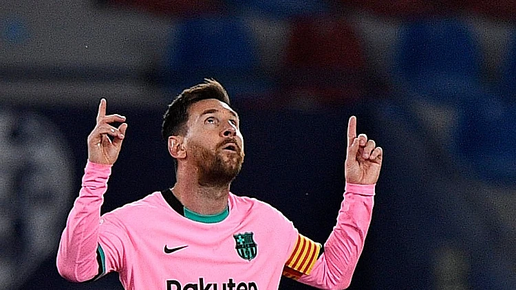 דיווח: לאחר הפרידה מברצלונה - מסי במגעים עם פריז סן ז'רמן