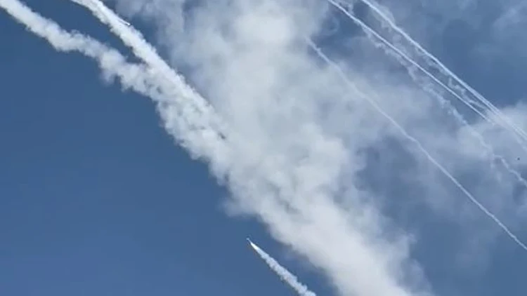 ירי לצפון: 10 רקטות יורטו ע"י כיפת ברזל; צה"ל תקף בלבנון