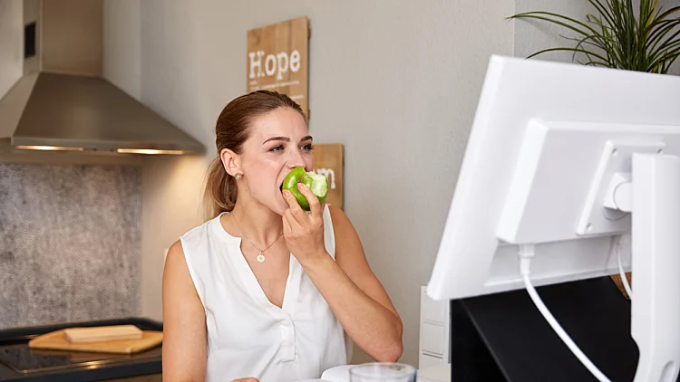 אכילה רועשת