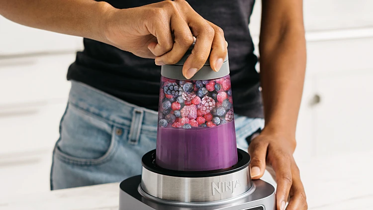 R Ss101 Inuse Bowl Premixberri