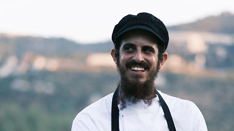 נוף הרים ותפריט מתחלף: הארוחות הסודיות של משה עזרן ממשחקי השף