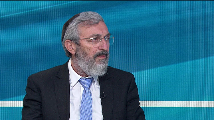 הרב הלברטל קורא להוציא ממיכאלי את הילד: לא ראויה להיות אמא