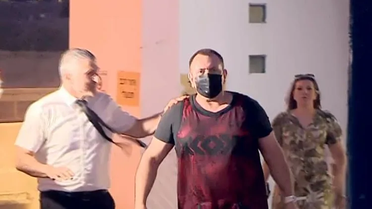 רומן זדורוב שוחרר למעצר בית: "אמת יש רק אחת"