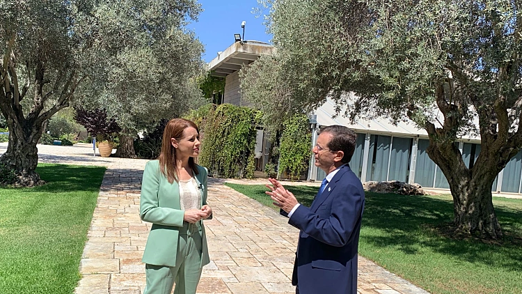 הקשר עם הפלסטינים והטענות על "הדיל": הרצוג בריאיון לחדשות 13