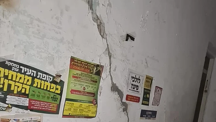 לאחר הקריסה בחולון: 2 בניינים פונו בבני ברק מחשש להתמוטטות