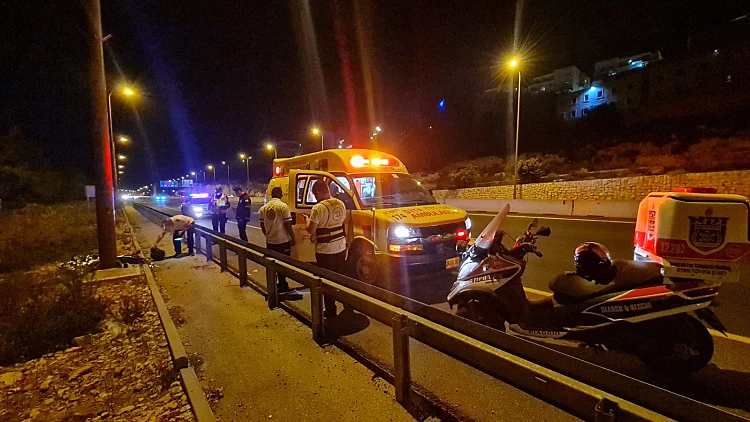 הקטל בכבישים: רוכב אופנוע כבן 20 נהרג בתאונה עצמית בכביש 1