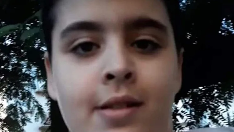 נקבע מותו של בן ה-12 שנפגע בשריפה בביתו בפתח תקווה