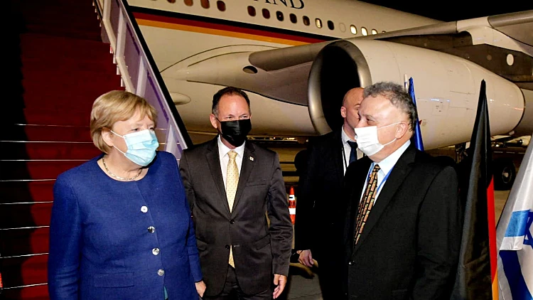 אנגלה מרקל ושגריר ישראל בגרמניה, ג׳רמי יששכרוף