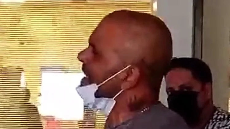אייל גולן שר ליד מיטתו של סעידיאן: "יש לך שבט שלם". צפו