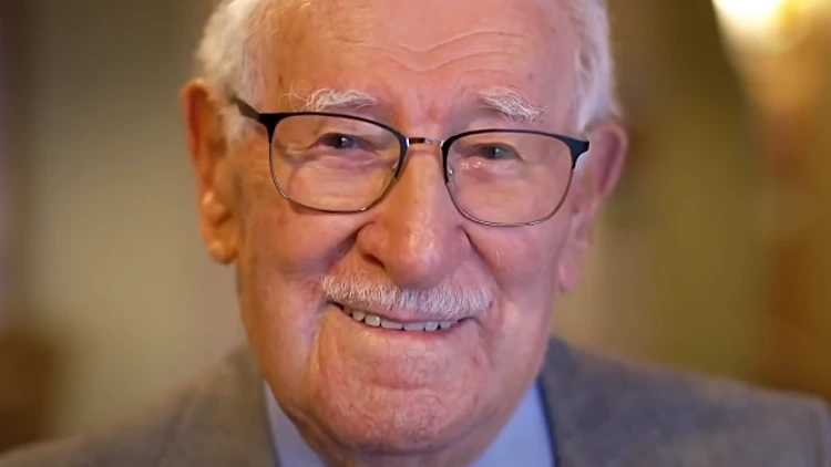 בגיל 101: "האיש הכי מאושר בעולם" ושורד השואה הלך לעולמו | חדשות 13