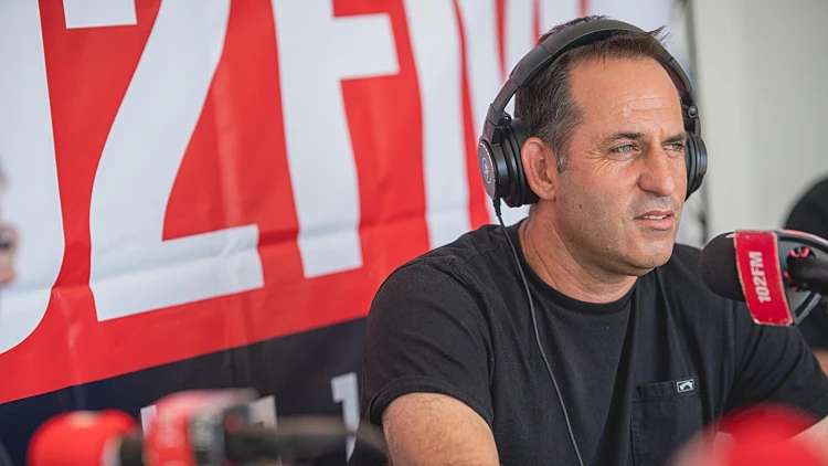 אודי סגל מגיש ברדיו