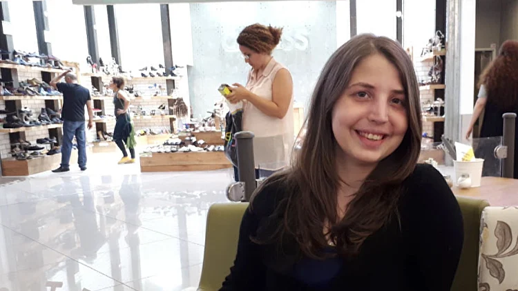מאמן הכדורסל שקורא לתרום ריאות לבתו