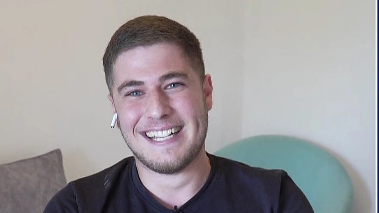 שיחה עם גדי פניבילוב שגנב את ההצגה בפרק הראשון של הישרדות