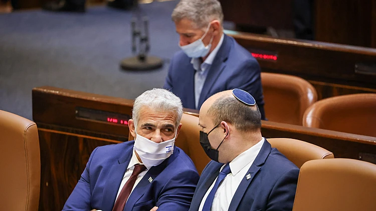 שרידות, ממשלה חלופית או בחירות: התרחישים בעקבות פרישת סילמן