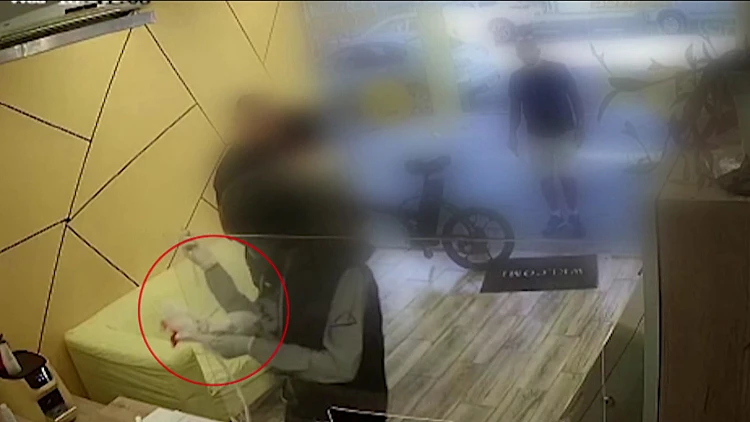 תיעוד: השודד חיפש כסף - בתחנה להמרת ביטקוין