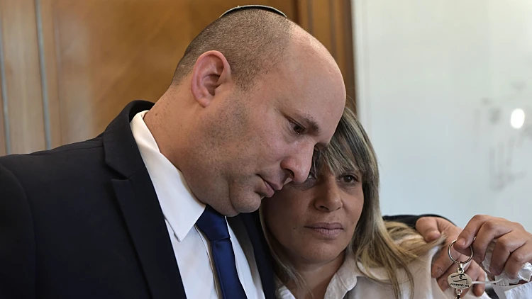 בנט נפגש עם משפחתו של בראל שמואלי ז"ל: "רה"מ בכה איתנו"