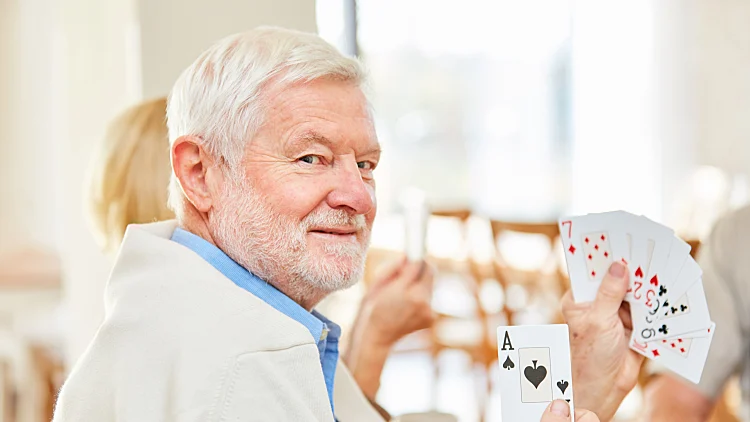 מלון דיור מוגן זמני – לטווח קצר | רשת 13