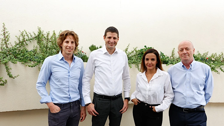 שינוי בתרבות הצריכה: מיזם חדש של בלנדר ובנק הפועלים יאפשר פריסת תשלומים רחבה בנקודות מכירה ואתרי אי-קומרס | רשת 13