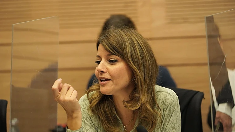 לוי-אבקסיס לסדרנית בכנסת: "חצופה, תעופי ממני" | תיעוד