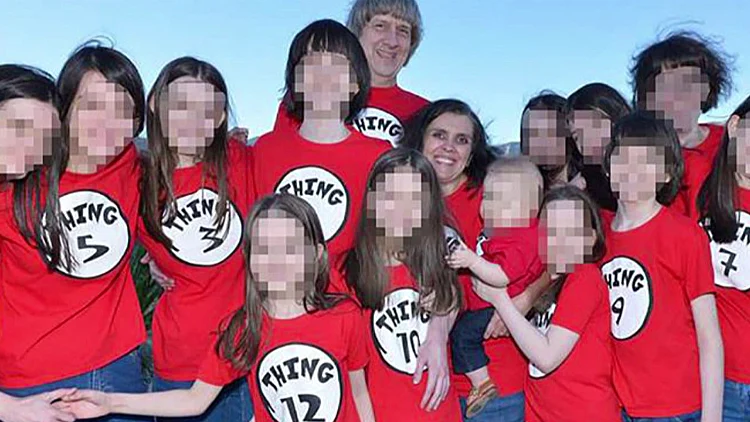 עדות: 2 אחיות לבית משפחת טורפין שסבלו מהתעללות מהוריהן