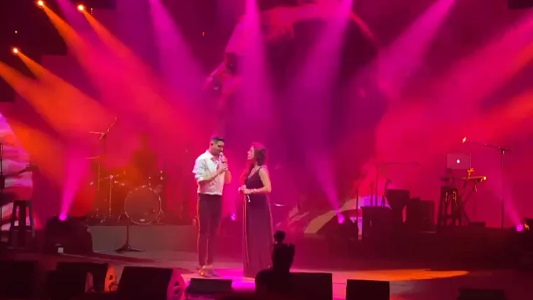 השופטת מירי מסיקה אירחה את המתמודד מיכאל בן דוד בהופעה בהיכל התרבות