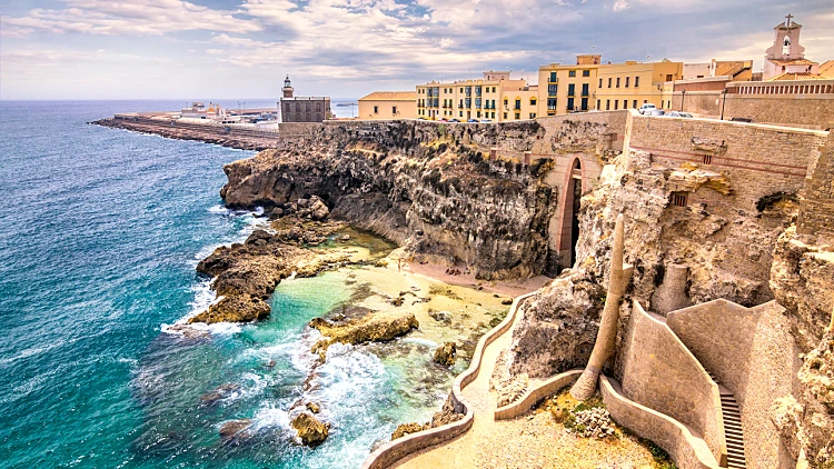 Shutterstock 589530758