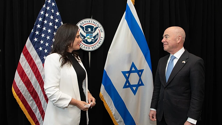 שקד בוושינגטון: "הממשל האמריקני מחויב להליך הפטור מוויזות"