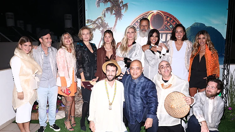 בלבוש מסורתי ועם אוכל מקומי: השורדים התארחו בבית השגריר הפיליפיני