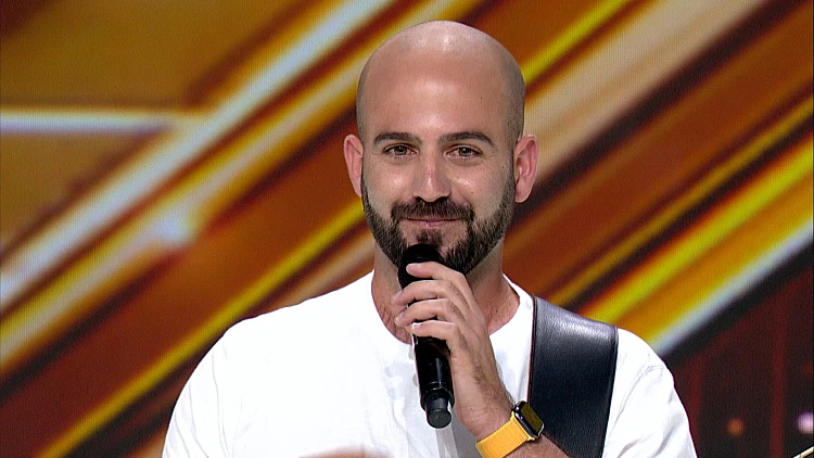 "זה לא פשוט אחרי שנים להגיד 'זוזו רגע ותנו לי את הבמה": כותב השירים שרוצה להגיע לאירוויזיון