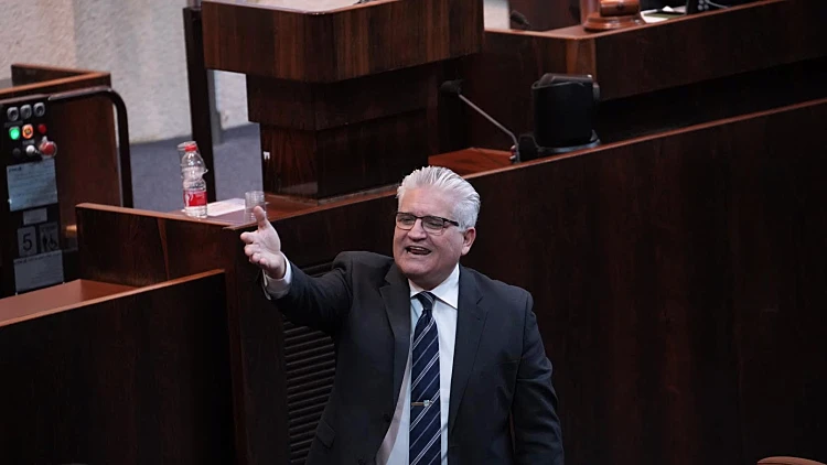 אבידר התפטר ותקף: "בנט מחקה את ביבי, עסוקים בסלפי וטיקטוק"