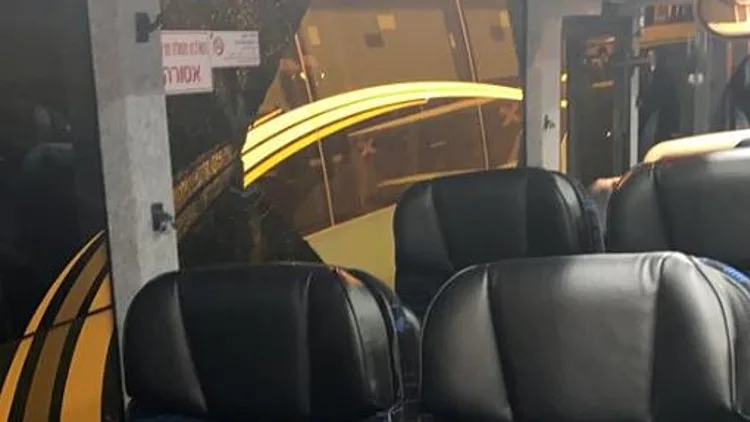 אלמונים יידו אבנים על אוטובוס בדרך לאילת: "לעצור את הטרור נגד הנהגים"