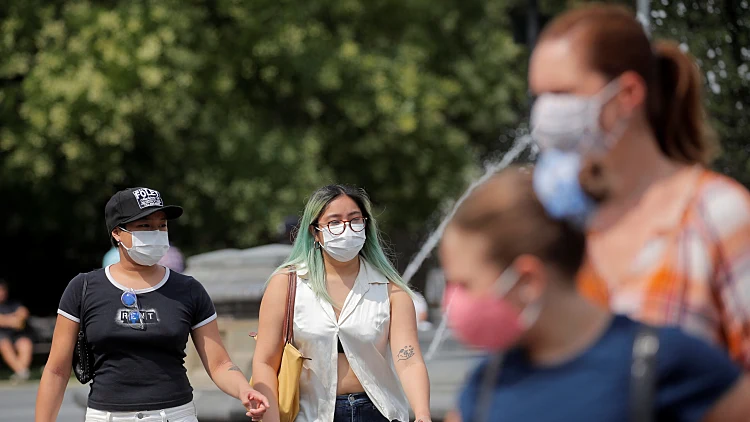 חודש להתפרצות האומיקרון: כל מה שהספיקו לגלות בעולם על הווריאנט