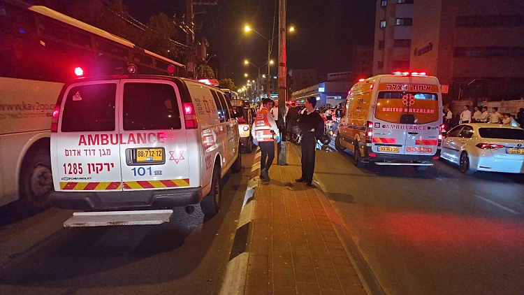 אוטובוס פגע בשלוש ילדות בבני ברק - אחת במצב בינוני, שתיים קל
