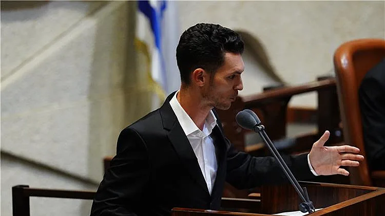 בצל התיעוד ממסיבת הסילבסטר: עידן רול נדבק בקורונה